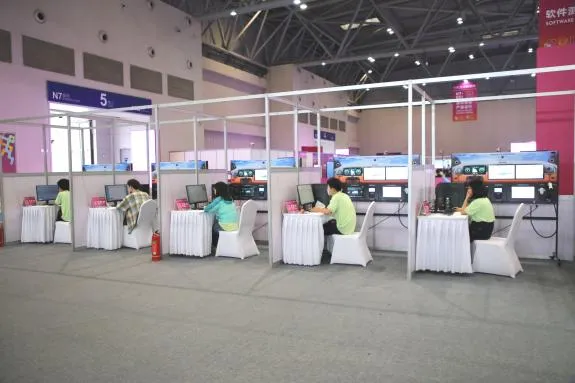 助力第二届“一带一路”国际技能大赛智能汽车软件技术表演赛顺利举办