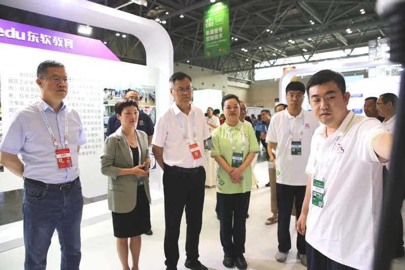 助力第二届“一带一路”国际技能大赛智能汽车软件技术表演赛顺利举办